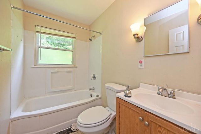 408 Roebling Road, Delhi Twp, OH 45204