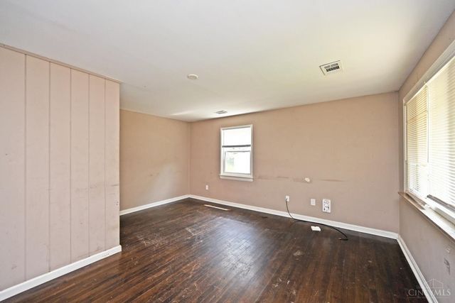 408 Roebling Road, Delhi Twp, OH 45204