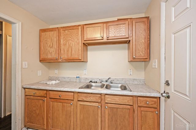 408 Roebling Road, Delhi Twp, OH 45204