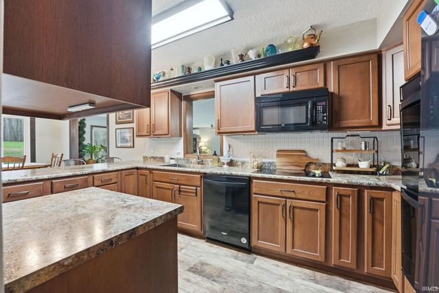 2155 W 600 N, Columbia City, IN 46725