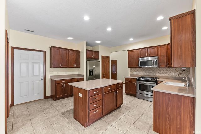 9429 Fireside Court, Fort Wayne, IN 46804