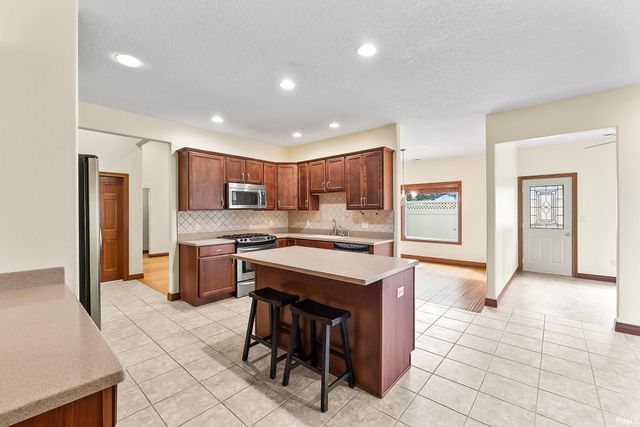 9429 Fireside Court, Fort Wayne, IN 46804