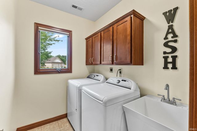 9429 Fireside Court, Fort Wayne, IN 46804