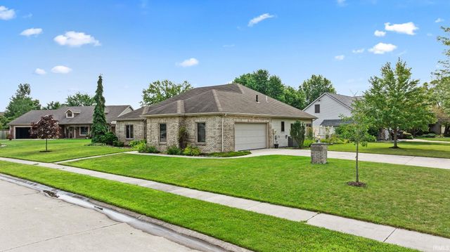9429 Fireside Court, Fort Wayne, IN 46804