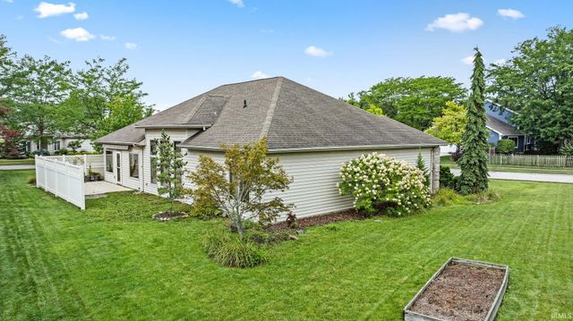 9429 Fireside Court, Fort Wayne, IN 46804