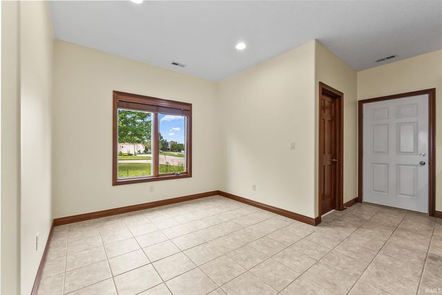 9429 Fireside Court, Fort Wayne, IN 46804