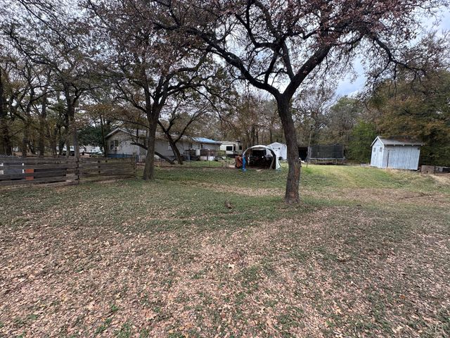 236 Oak Grove Circle, Elm Mott, TX 76640