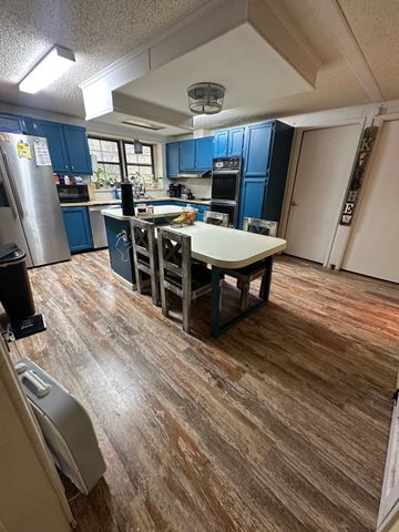 236 Oak Grove Circle, Elm Mott, TX 76640