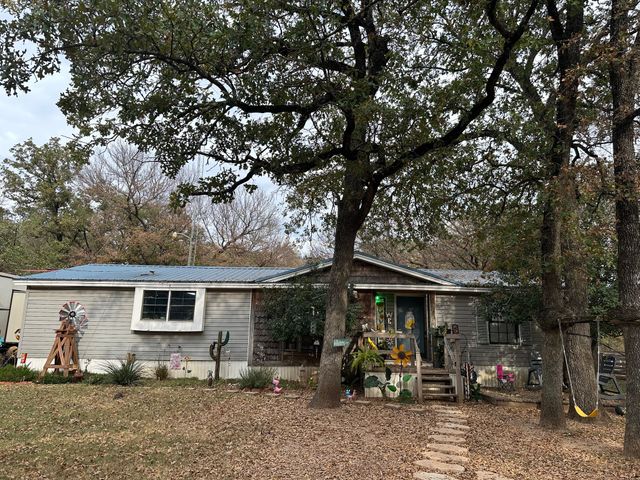 236 Oak Grove Circle, Elm Mott, TX 76640