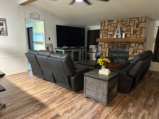 236 Oak Grove Circle, Elm Mott, TX 76640