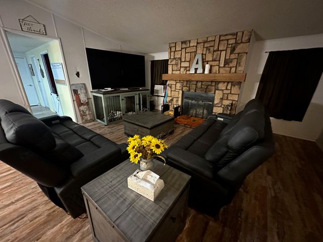 236 Oak Grove Circle, Elm Mott, TX 76640