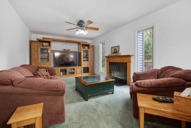 2877 Sarah Court, Elgin, IL 60124