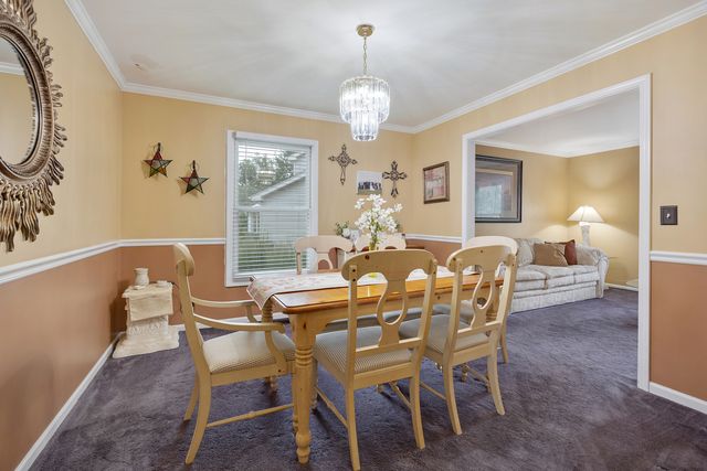 2877 Sarah Court, Elgin, IL 60124