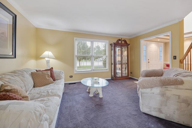 2877 Sarah Court, Elgin, IL 60124