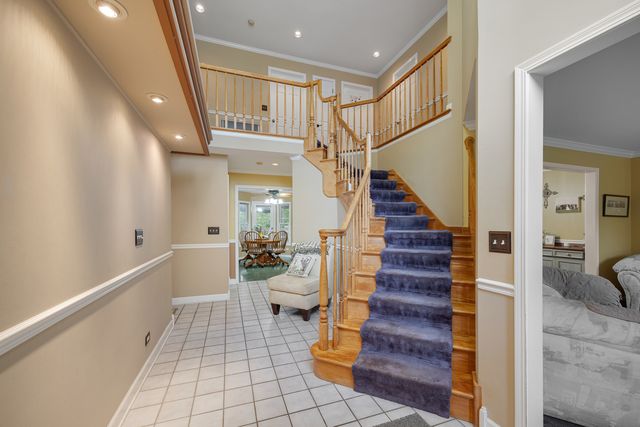 2877 Sarah Court, Elgin, IL 60124
