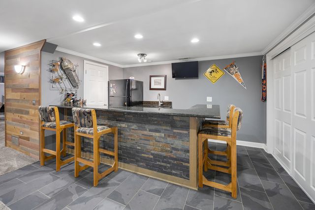 2877 Sarah Court, Elgin, IL 60124