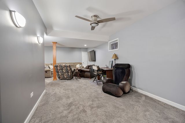 2877 Sarah Court, Elgin, IL 60124