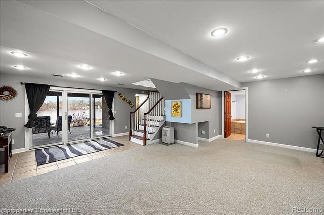 5832 Glen Echo Drive, Howell, MI 48843