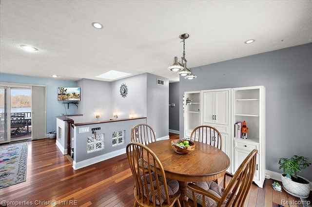 5832 Glen Echo Drive, Howell, MI 48843