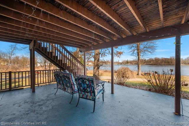 5832 Glen Echo Drive, Howell, MI 48843