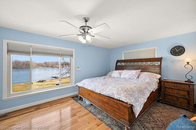 5832 Glen Echo Drive, Howell, MI 48843