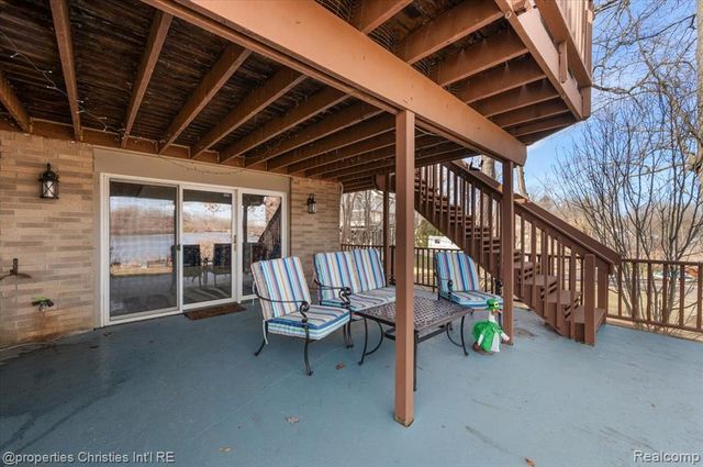 5832 Glen Echo Drive, Howell, MI 48843