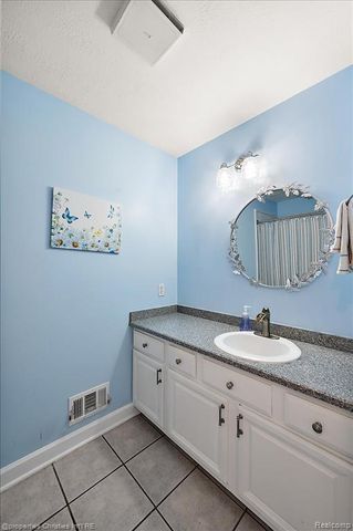 5832 Glen Echo Drive, Howell, MI 48843