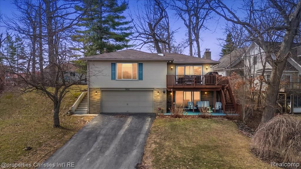 5832 Glen Echo Drive, Howell, MI 48843