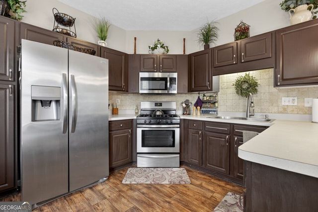 2484 Stonegate Drive NW, Acworth, GA 30101