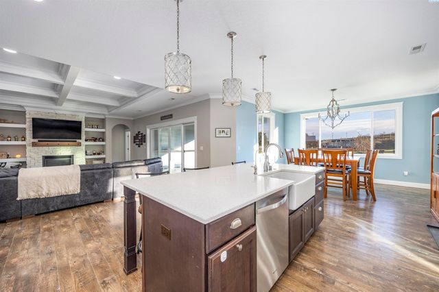 2807 N Riverside Drive, West Richland, WA 99353