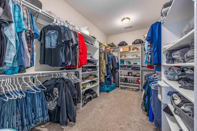 2807 N Riverside Drive, West Richland, WA 99353