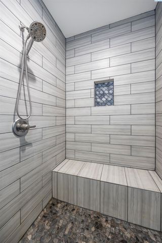 2807 N Riverside Drive, West Richland, WA 99353