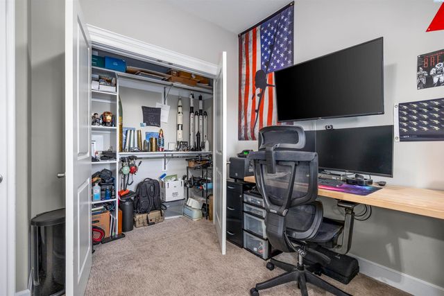 2807 N Riverside Drive, West Richland, WA 99353