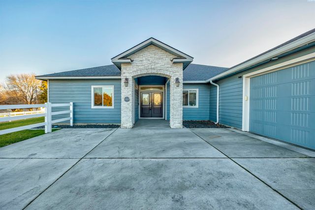 2807 N Riverside Drive, West Richland, WA 99353