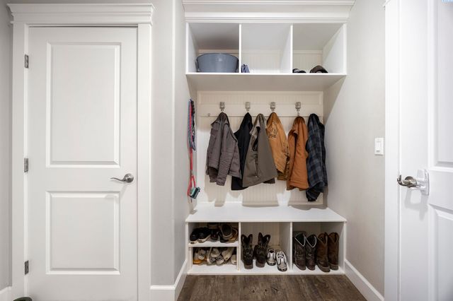 2807 N Riverside Drive, West Richland, WA 99353