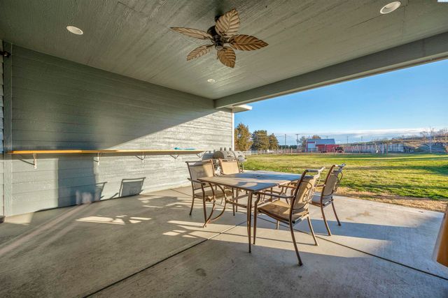 2807 N Riverside Drive, West Richland, WA 99353