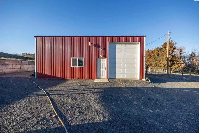 2807 N Riverside Drive, West Richland, WA 99353