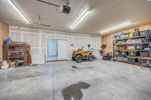 2807 N Riverside Drive, West Richland, WA 99353