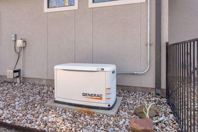 9050 Legacy Creek Court, Montgomery, TX 77316