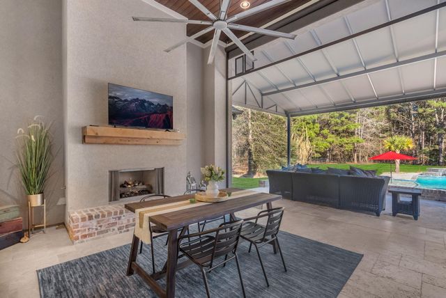 9050 Legacy Creek Court, Montgomery, TX 77316