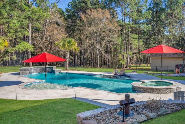 9050 Legacy Creek Court, Montgomery, TX 77316