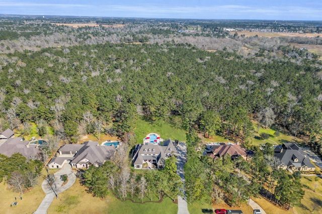 9050 Legacy Creek Court, Montgomery, TX 77316