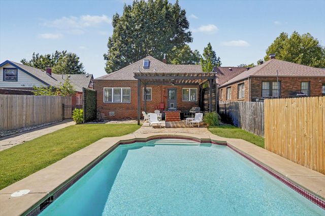 1555 S Gillette Avenue, Tulsa, OK 74104