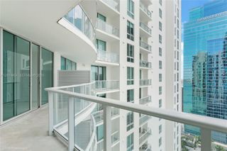 300 S Biscayne Blvd T-2807, Miami, FL 33131