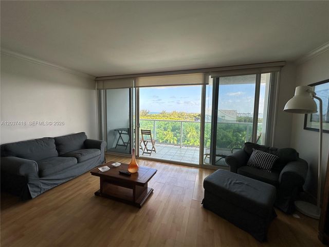 100 Bayview Dr 726, Sunny Isles Beach, FL 33160