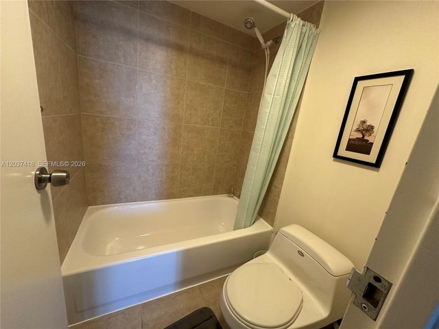 100 Bayview Dr 726, Sunny Isles Beach, FL 33160