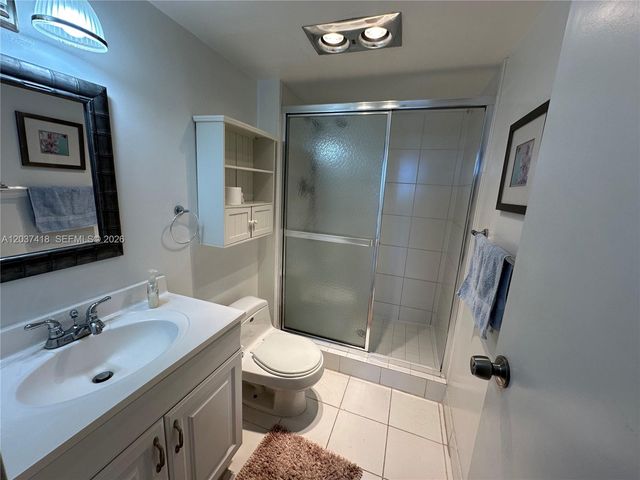 100 Bayview Dr 726, Sunny Isles Beach, FL 33160