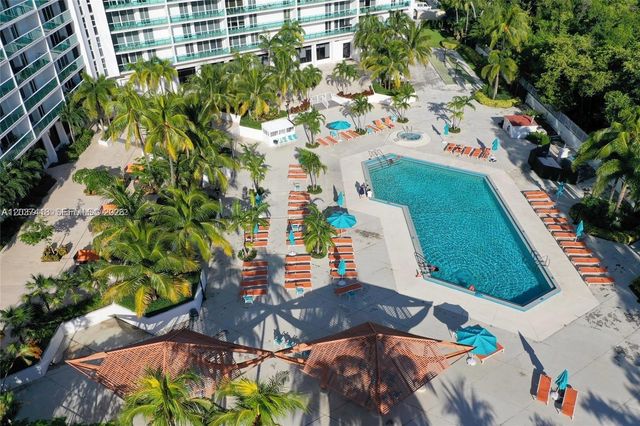 100 Bayview Dr 726, Sunny Isles Beach, FL 33160