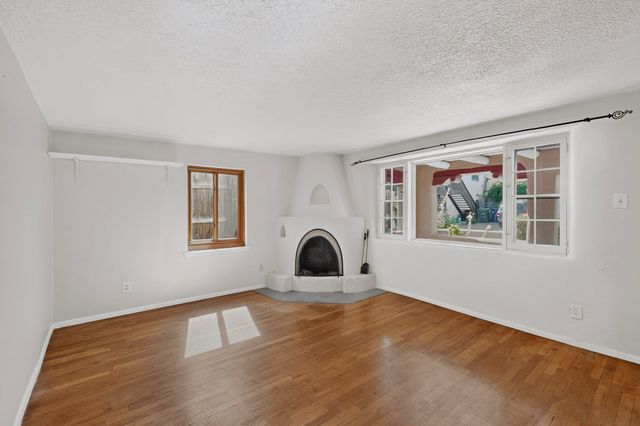 1023 Dunlap Street, Santa Fe, NM 87501