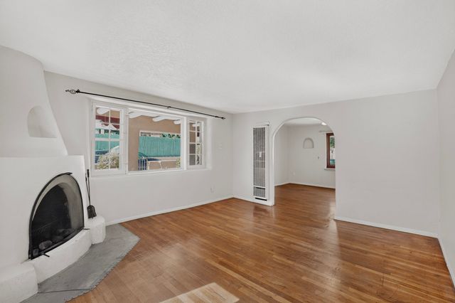 1023 Dunlap Street, Santa Fe, NM 87501